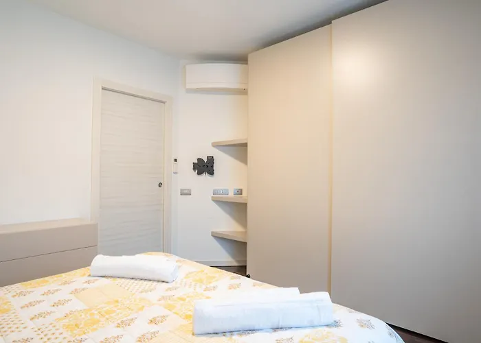 Center - Authentic Yet Modern Retreat Lecco