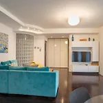 Center - Authentic Yet Modern Retreat * Lecco