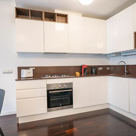 Lecco Center - Authentic Yet Modern Retreat *