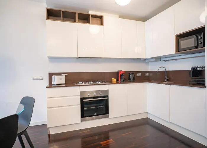 Center - Authentic Yet Modern Retreat *