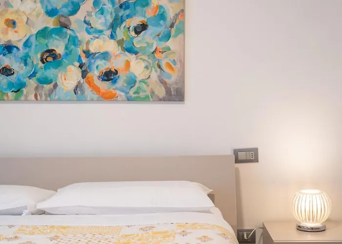 Center - Authentic Yet Modern Retreat Daire Lecco