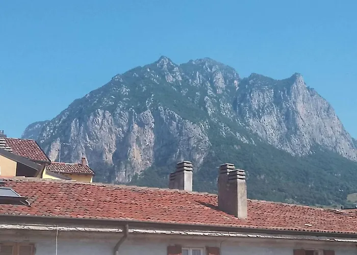 Center - Authentic Yet Modern Retreat 아파트 *