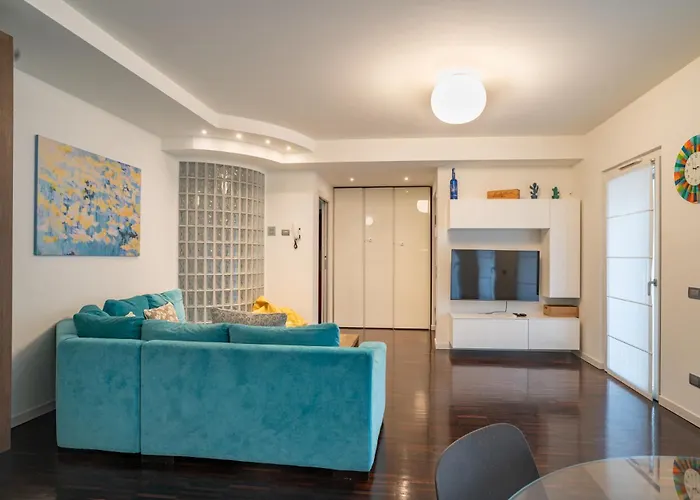 Center - Authentic Yet Modern Retreat * Lecco